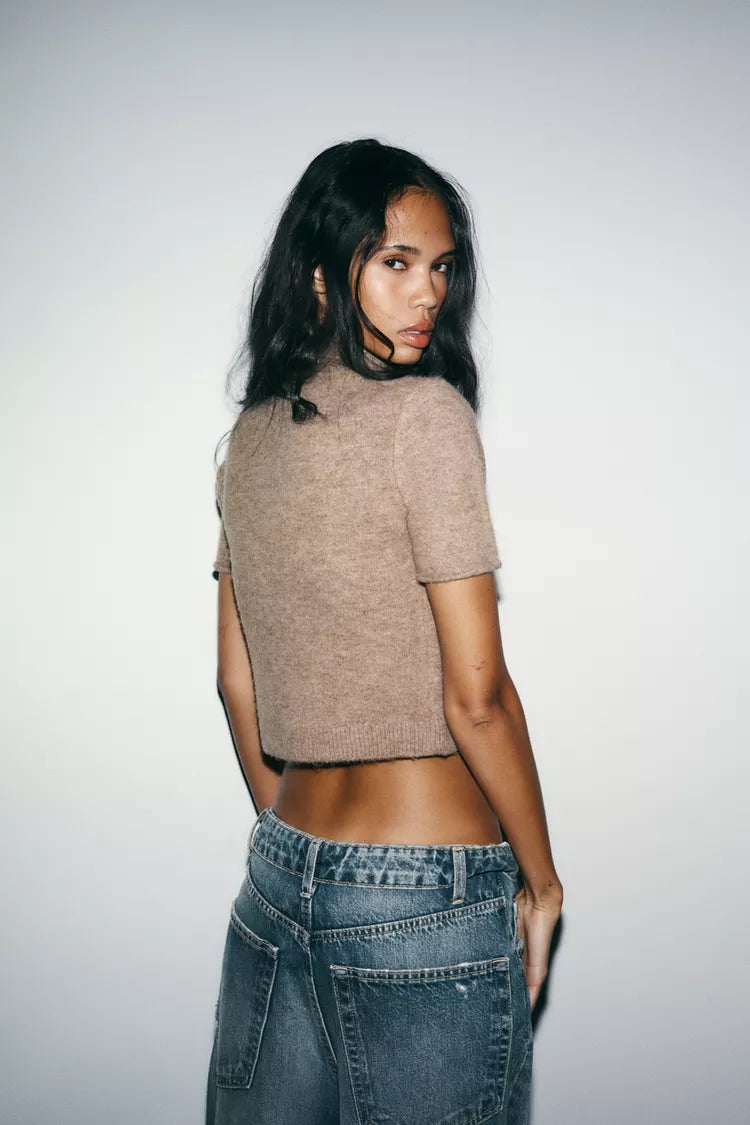 Pull En Maille Douce À Manches Courtes