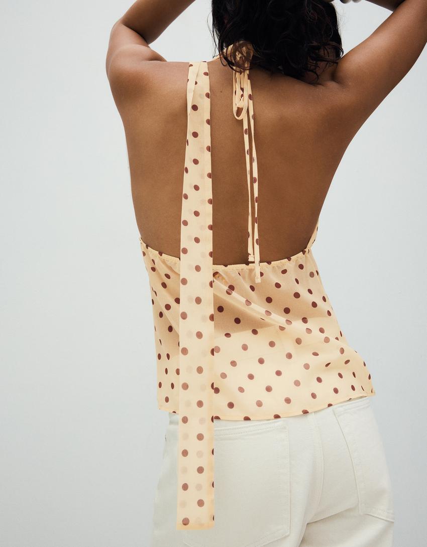 TOP À BRETELLES AVEC FOULARD
