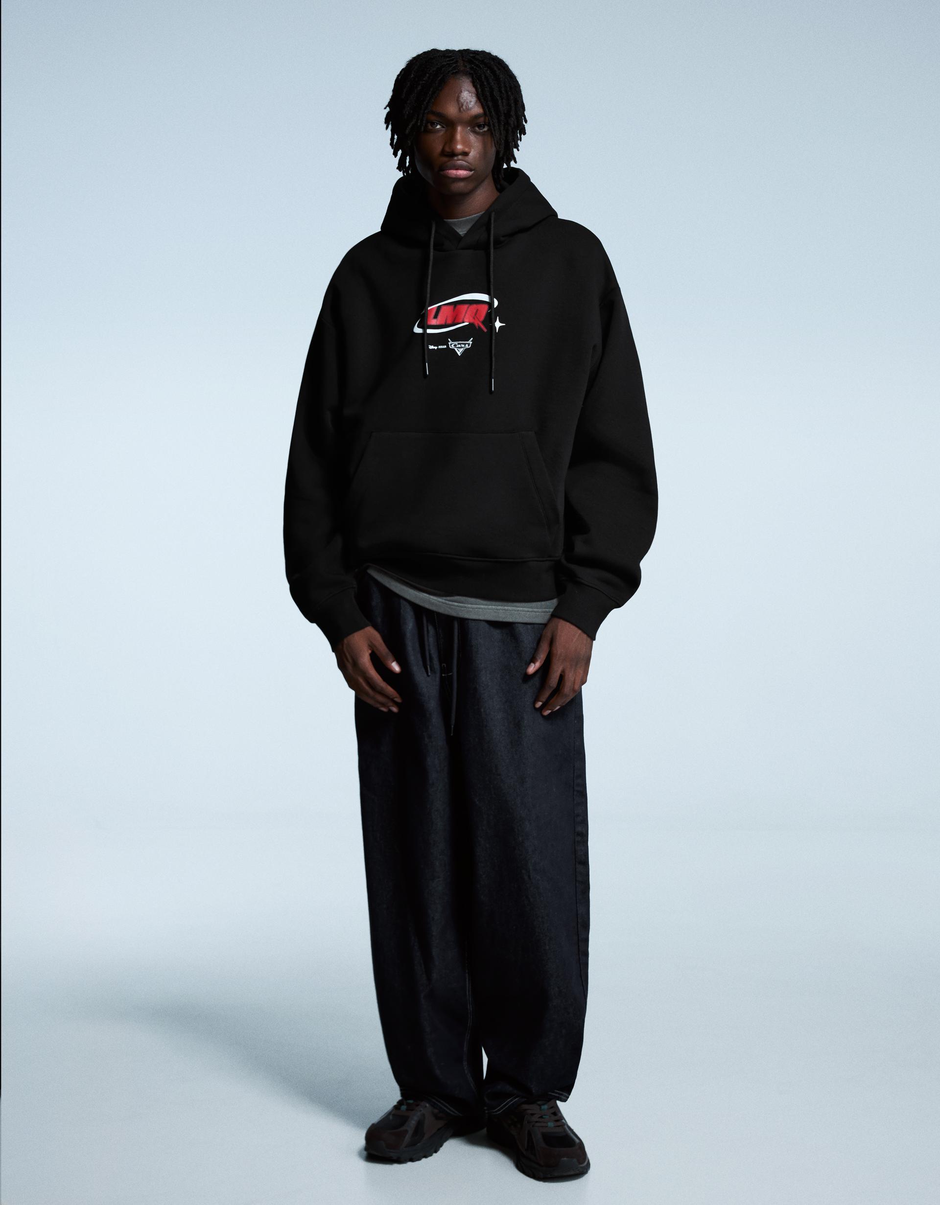 SWEAT CARS À CAPUCHE IMPRIMÉ