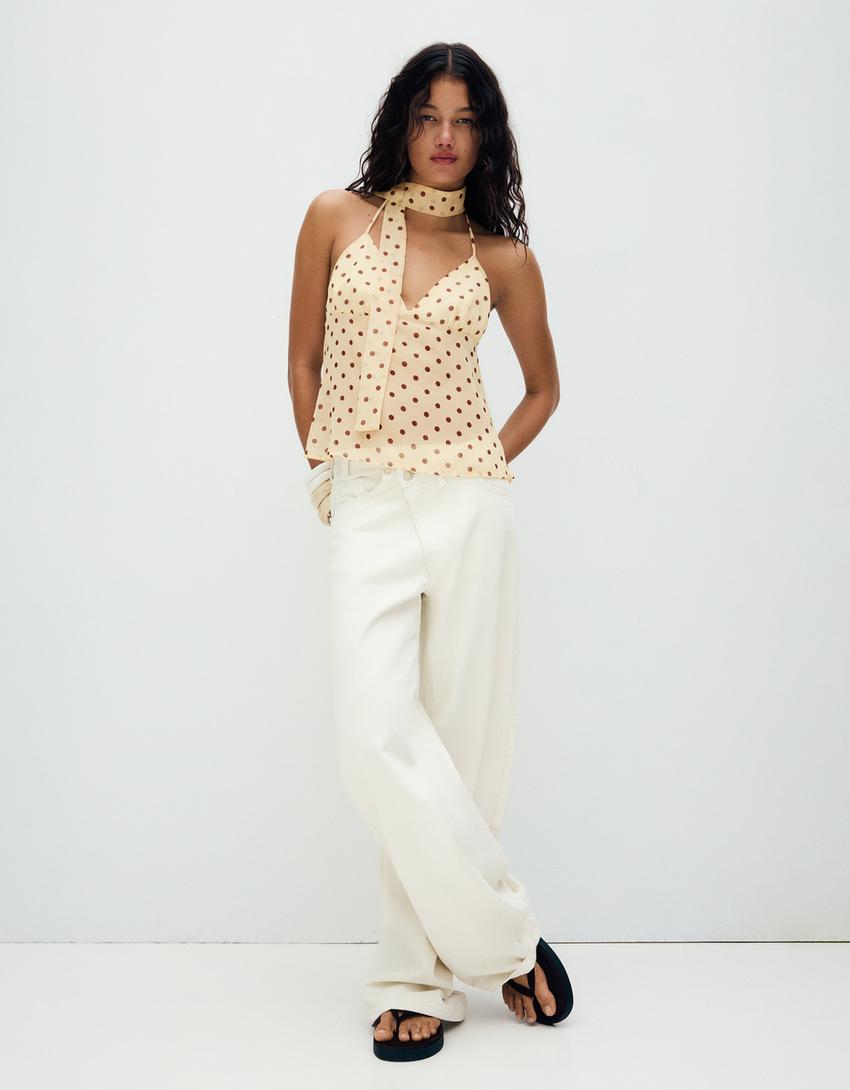 TOP À BRETELLES AVEC FOULARD