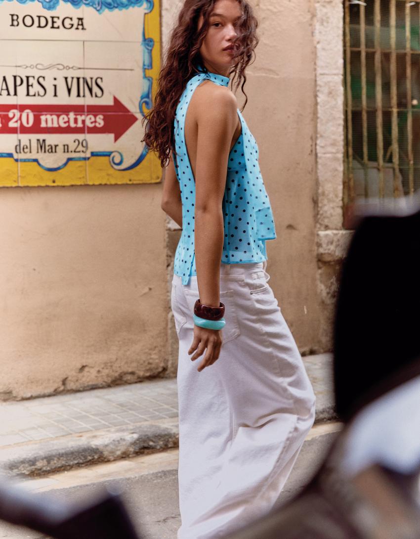 TOP À BRETELLES AVEC FOULARD