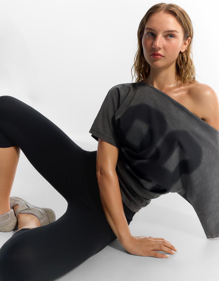 PANTALON CAPRI EN TISSU TECHNIQUE