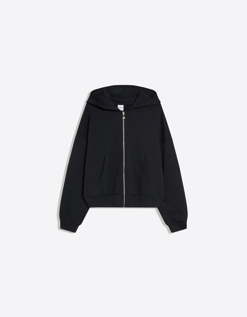 SWEAT ZIPPÉ À CAPUCHE BRODÉ