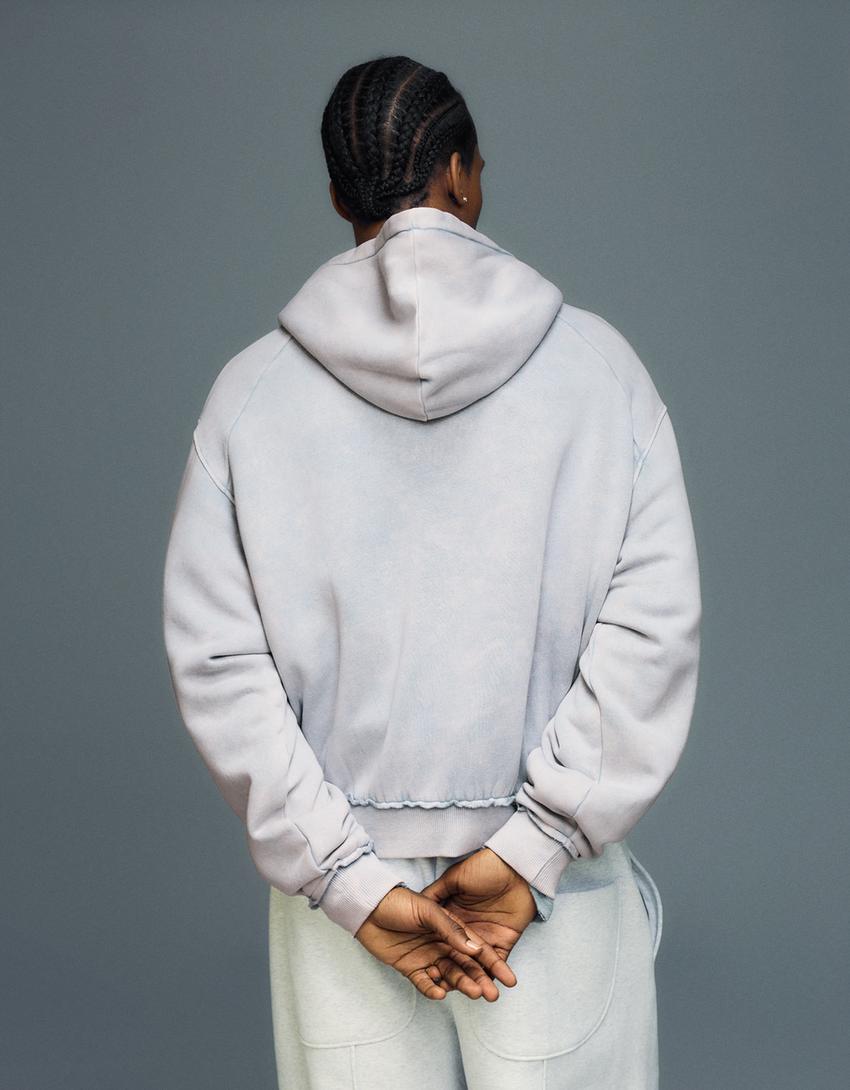 SWEAT ZIPPÉ À CAPUCHE BRODÉ